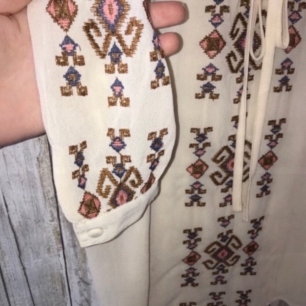 Blu Pepper Vintage Embroidered Blouse - Picture 3 of 5